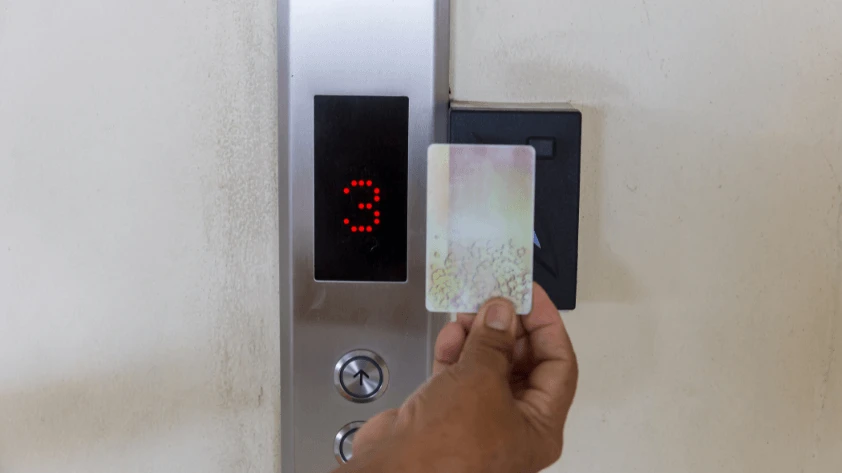 The difference between magnetic stripe cards and RFID cards