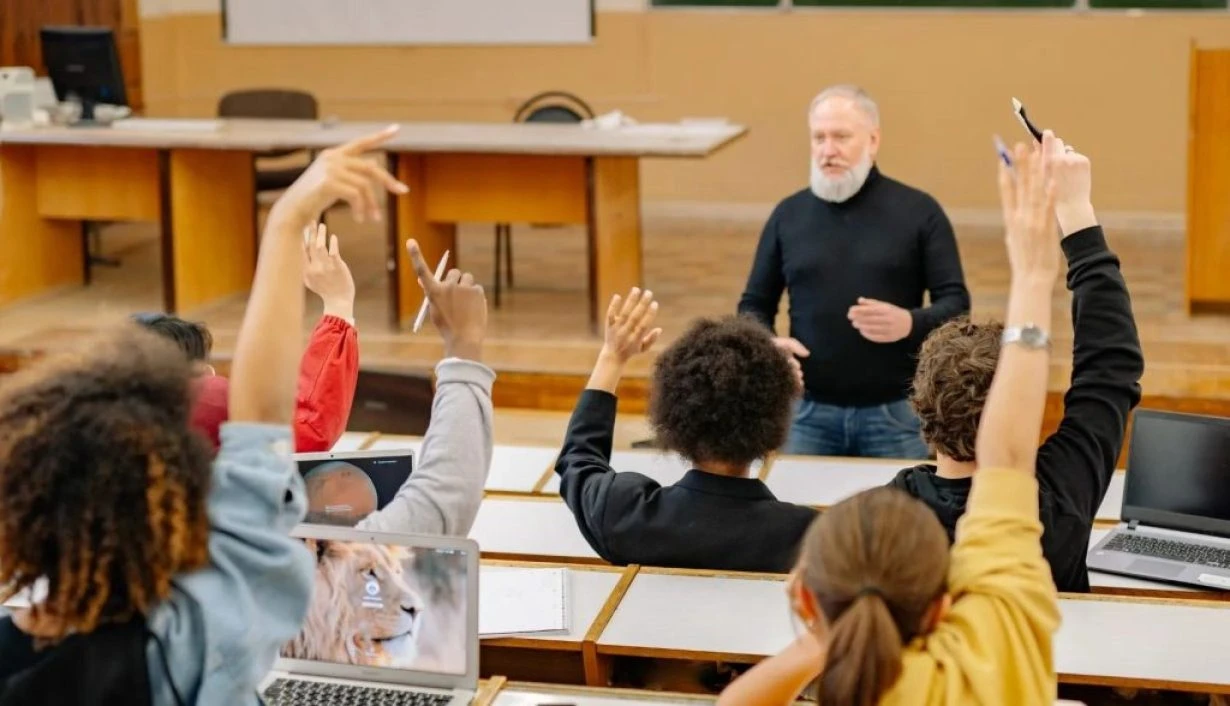 How RFID Student Cards Are Transforming Attendance Tracking with IoT and Cloud Integration