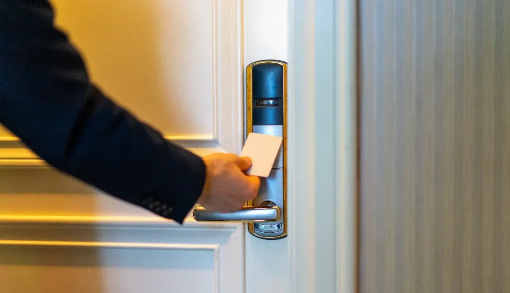 Mobile key is growing, but physical cards are not finished